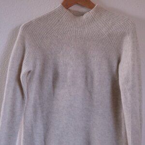 Vince | Size M | Cream/Very Light Grey Cashmere Sweater